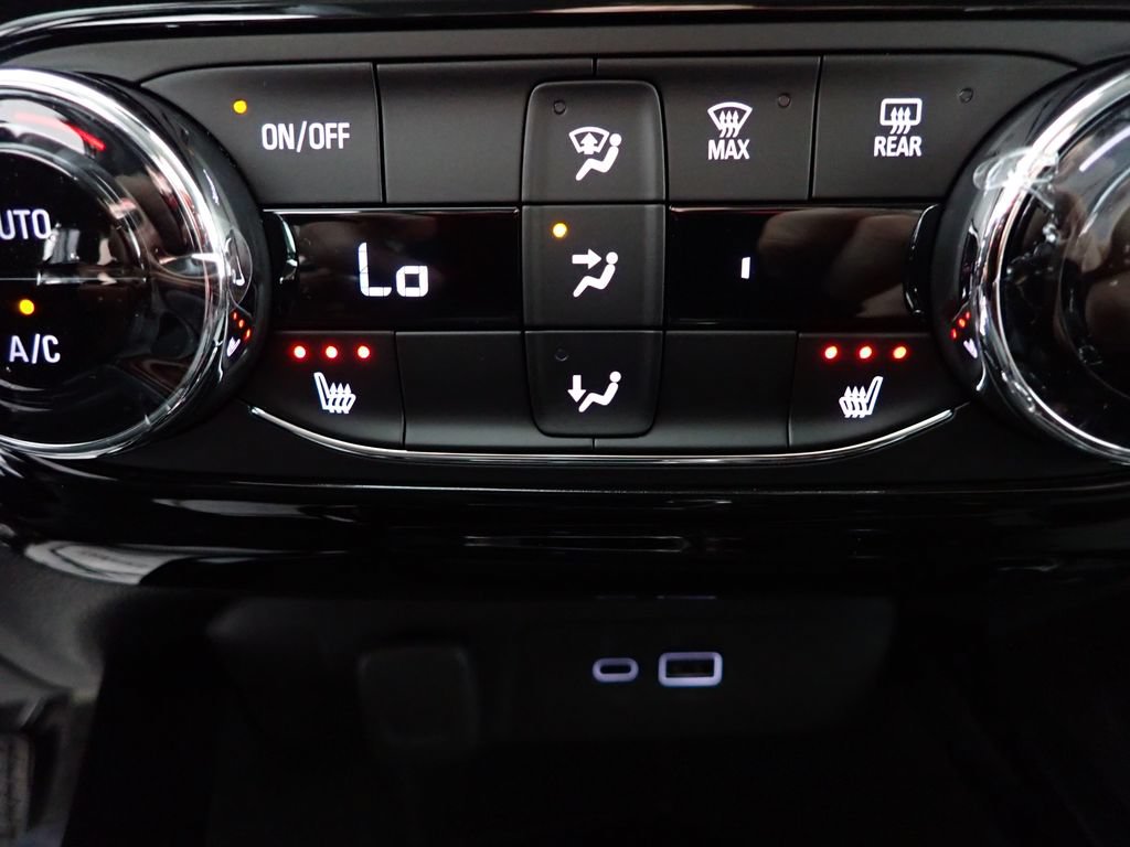 New 2026 Chevrolet Trax LT w/ Driver Confidence Package FWD image 5