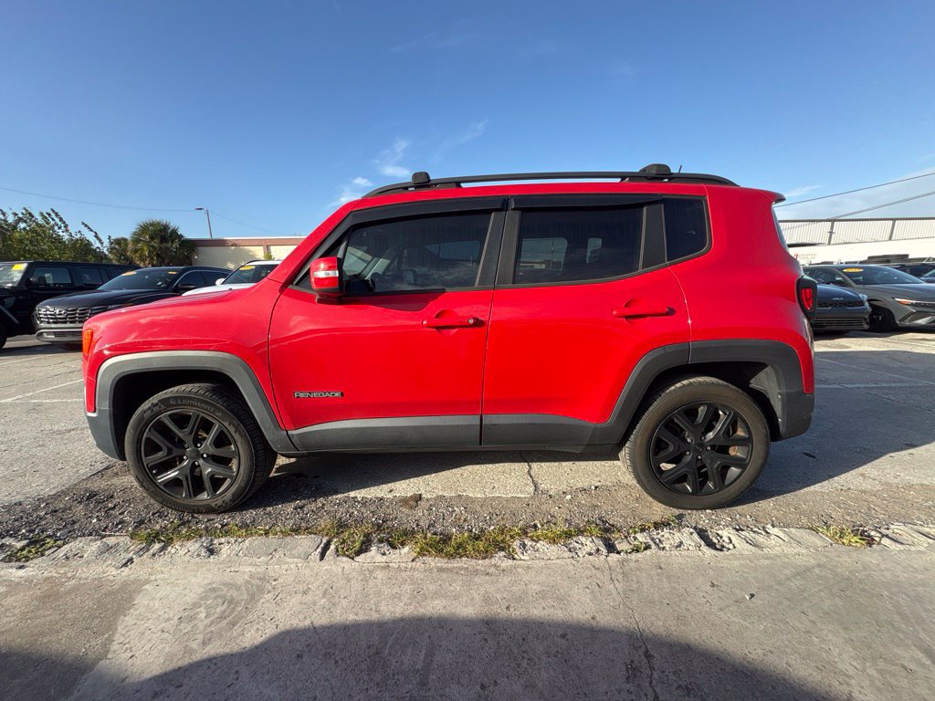 Used 2018 Jeep Renegade Altitude w/ UConnect 8.4 Nav Group AWD/4WD image 6