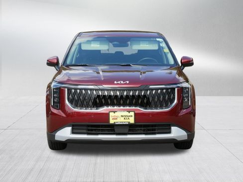 Certified 2026 Kia Carnival FWD image 2