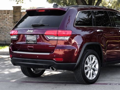 Used 2017 Jeep Grand Cherokee Limited image 17