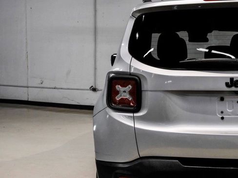 Used 2017 Jeep Renegade Altitude image 50