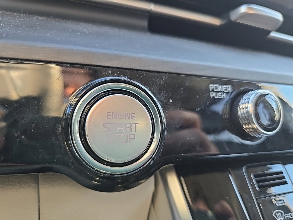 Certified 2024 Kia Carnival EX FWD image 20