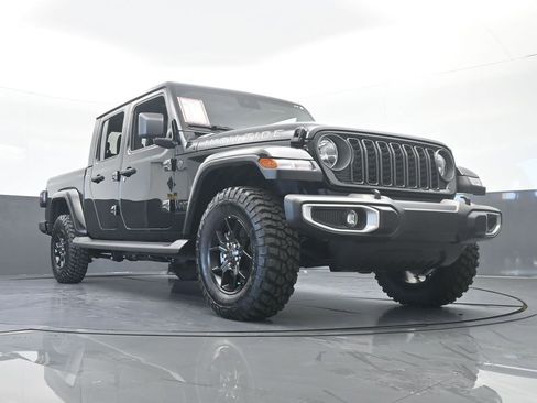 Used 2025 Jeep Gladiator Sport image 63
