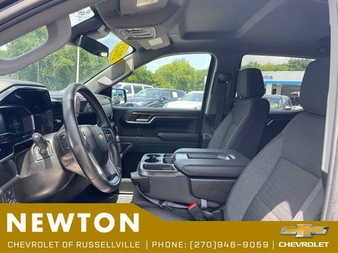 Used 2023 Chevrolet Silverado 1500 LT AWD/4WD image 4