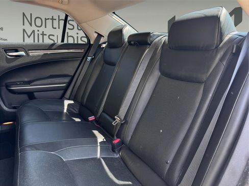 Used 2022 Chrysler 300 Touring L w/ Comfort Group image 17