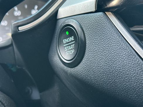 Used 2020 Ford Escape SE image 35