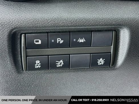 Used 2020 Nissan Versa S FWD image 10