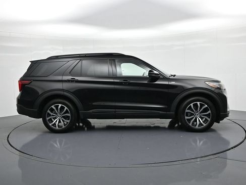 Certified 2026 Ford Explorer ST-Line AWD/4WD image 5
