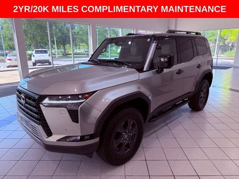 Used 2024 Lexus GX 550 AWD/4WD image 3