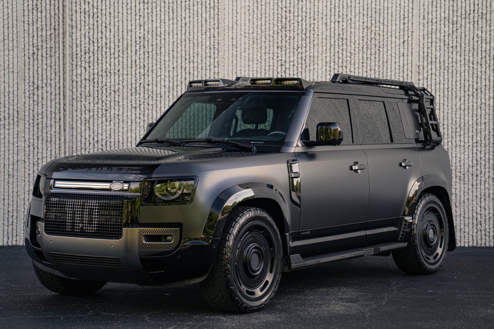 Used 2021 Land Rover Defender 110 X AWD/4WD image 1
