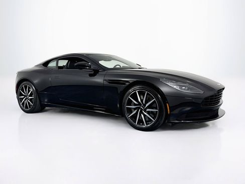 Used 2020 Aston Martin DB11 Coupe RWD image 3