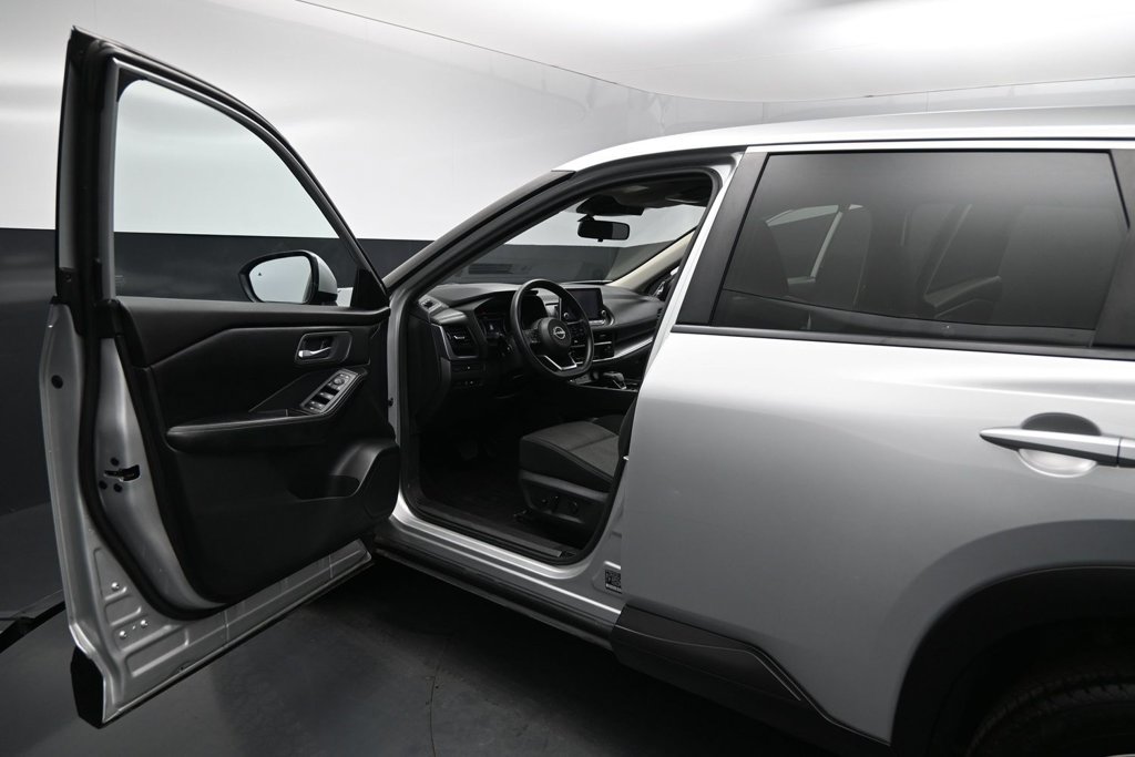 Used 2024 Nissan Rogue SV AWD/4WD image 8