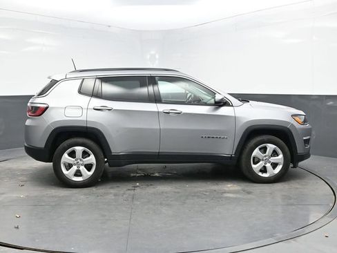 Used 2020 Jeep Compass Latitude w/ Cold Weather Group image 8