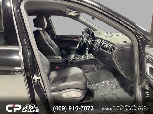 Used 2017 Porsche Macan AWD/4WD image 24