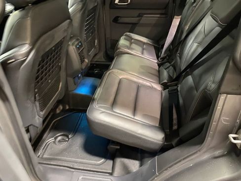 New 2025 Ford Bronco Badlands image 16