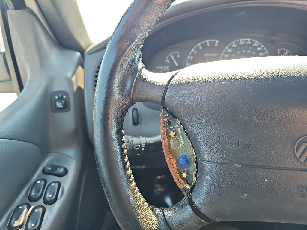 Used 2001 Mercury Mountaineer AWD V8 image 18