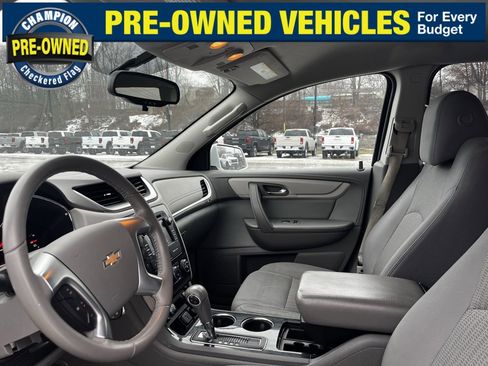 Used 2016 Chevrolet Traverse LT image 16