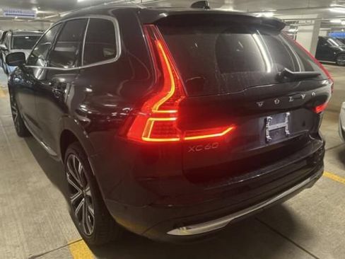 Used 2023 Volvo XC60 B5 Ultimate w/ Climate Package AWD/4WD image 3
