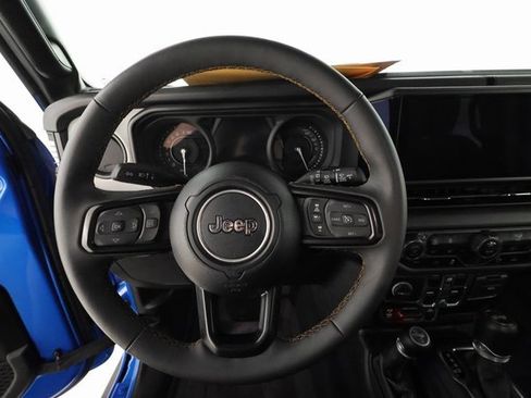 Used 2024 Jeep Wrangler Unlimited image 12