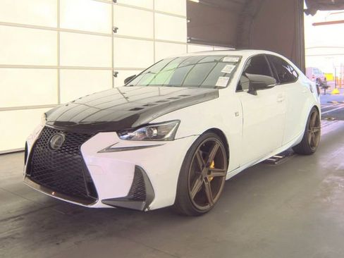 Used 2018 Lexus IS 300 F Sport image 4