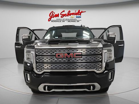Used 2023 GMC Sierra 3500 Denali w/ Denali Ultimate Package AWD/4WD image 3