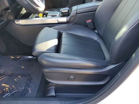 Used 2021 Mercedes-Benz GLB 250 GLB 250 image 17