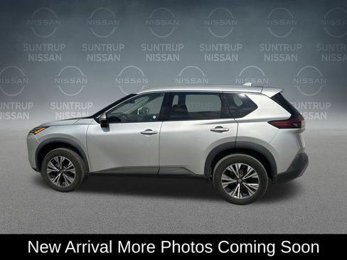 Used 2021 Nissan Rogue SV FWD image 2