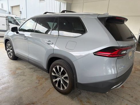 Used 2026 Toyota Grand Highlander AWD Hybrid image 2