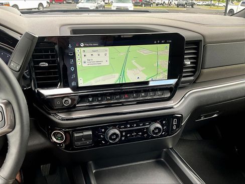 Used 2025 Chevrolet Silverado 2500 ZR2 w/ Technology Package AWD/4WD image 16