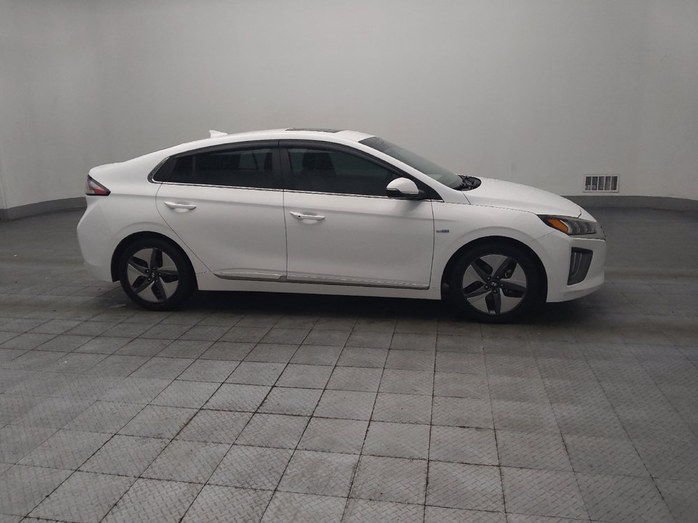 Used 2020 Hyundai Ioniq SEL FWD image 11