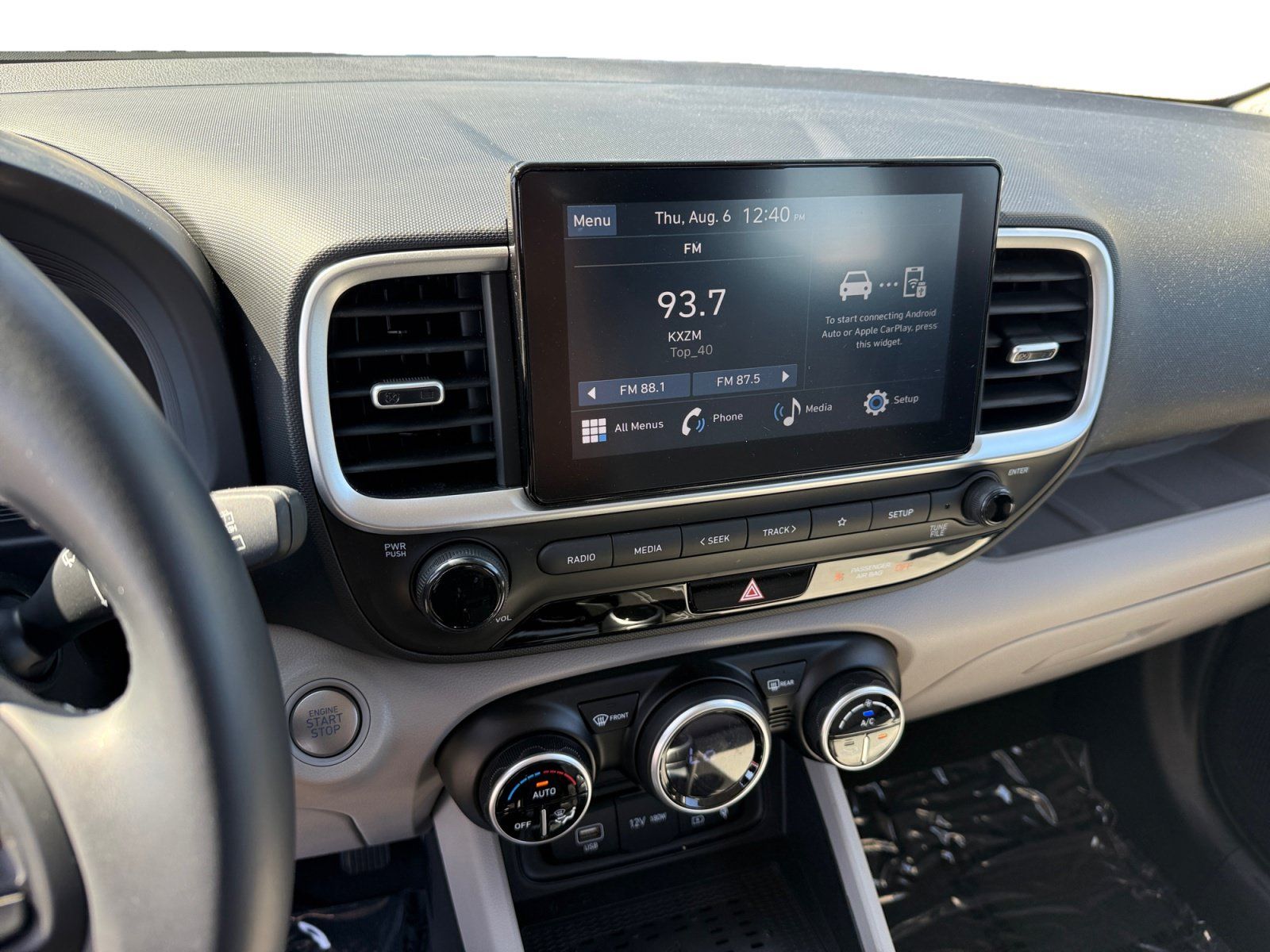 Certified 2026 Hyundai Venue SEL FWD image 12