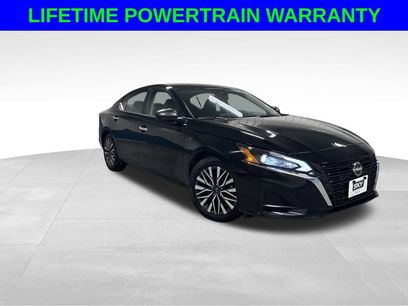 Used 2024 Nissan Altima 2.5 SV