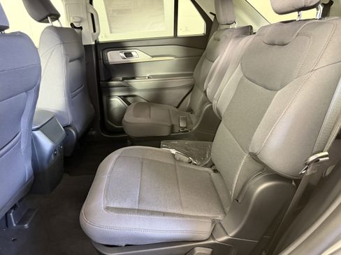 New 2026 Ford Explorer Active RWD image 14