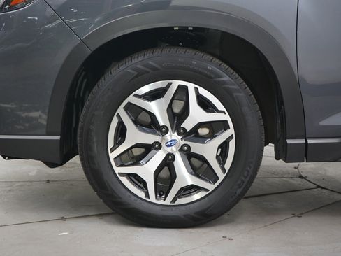 Used 2021 Subaru Forester Premium AWD/4WD image 29