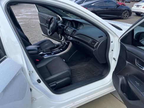 Used 2017 Honda Accord Sport image 26