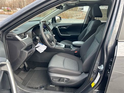 New 2025 Toyota RAV4 XLE image 17