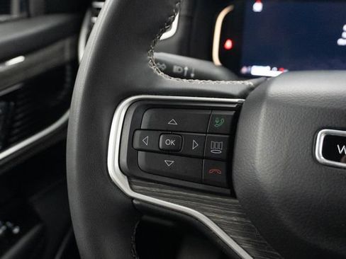 Used 2022 Jeep Wagoneer Series II RWD image 7