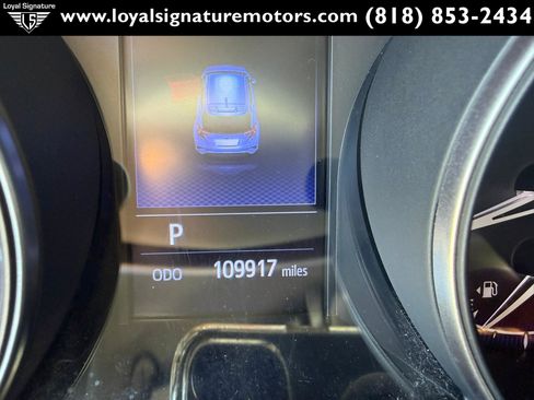 Used 2020 Toyota C-HR XLE FWD image 21