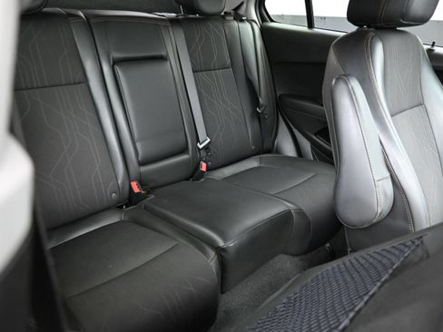 Used 2020 Chevrolet Trax LT w/ LT Convenience Package FWD image 25