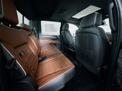 New 2026 GMC Sierra 3500 Denali Ultimate w/ LPO, Black Badging Package image 22