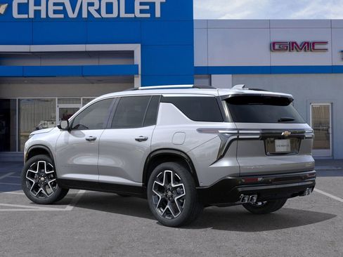 New 2026 Chevrolet Traverse High Country image 3
