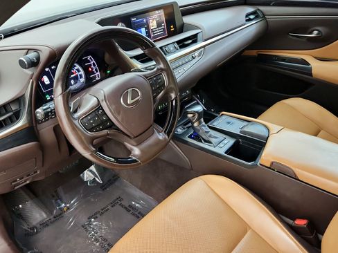 Used 2020 Lexus ES 300h w/ Premium Package FWD image 19
