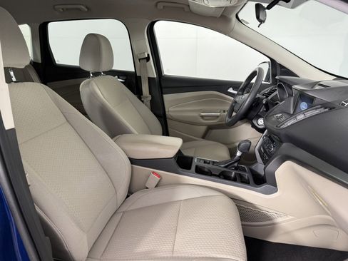 Used 2017 Ford Escape SE w/ Equipment Group 201A FWD image 10