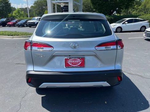Used 2025 Toyota Corolla Cross L FWD image 8