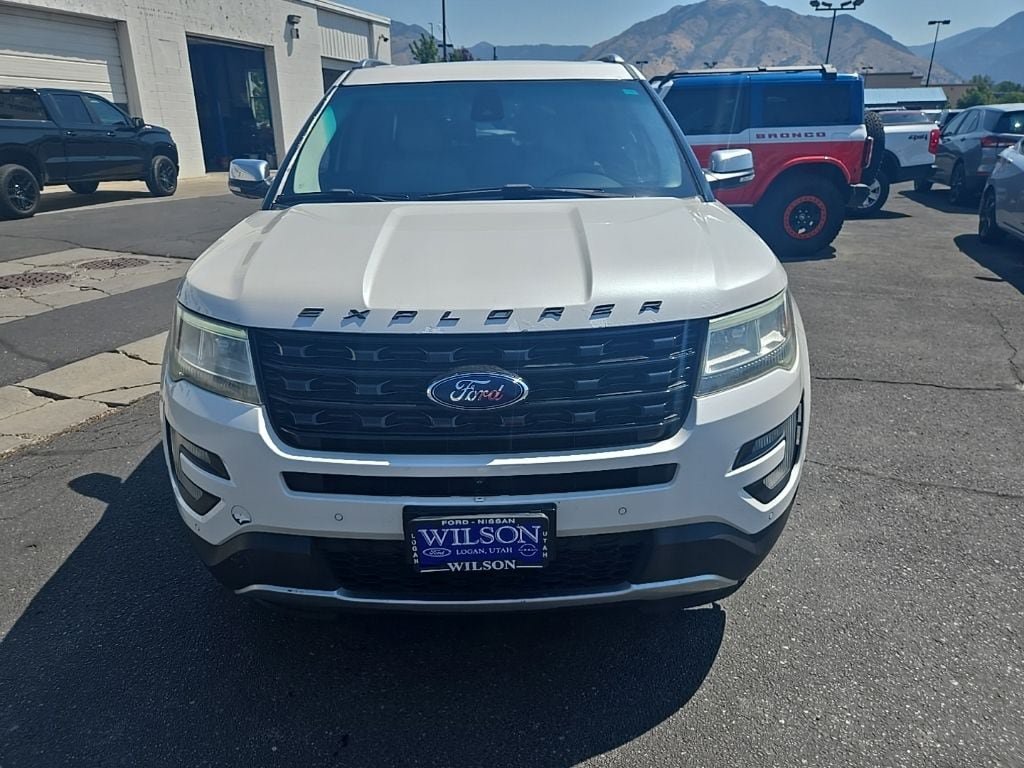 Used 2016 Ford Explorer Platinum AWD/4WD image 2