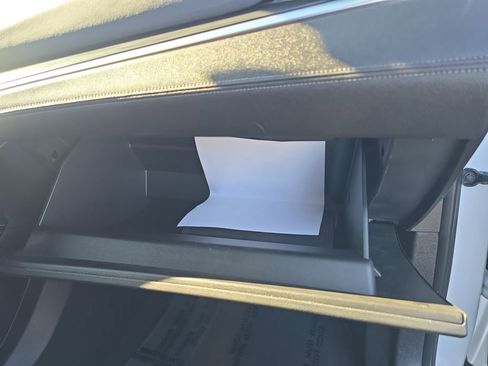 Used 2024 Buick Enclave Premium image 16