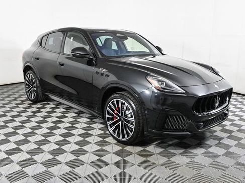 New 2025 Maserati Grecale Trofeo image 9