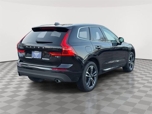 Used 2020 Volvo XC60 T5 Momentum w/ Protection Package Premier image 7