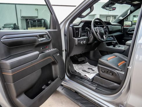 Used 2024 GMC Sierra 1500 AT4 w/ Technology Package AWD/4WD image 30