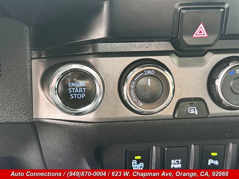 Used 2021 Toyota Tacoma TRD Off-Road w/ Technology Package AWD/4WD image 17